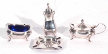 Mixed Lot: three-piece silver condiment set comprising pepper, open salt and hinged lidded