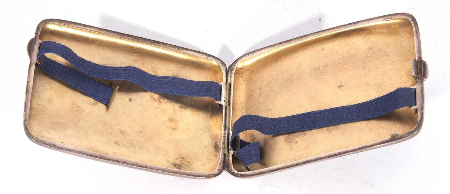 George V silver cigarette case of rectangular curved form, one corner engraved with a cartouche - Image 2 of 2