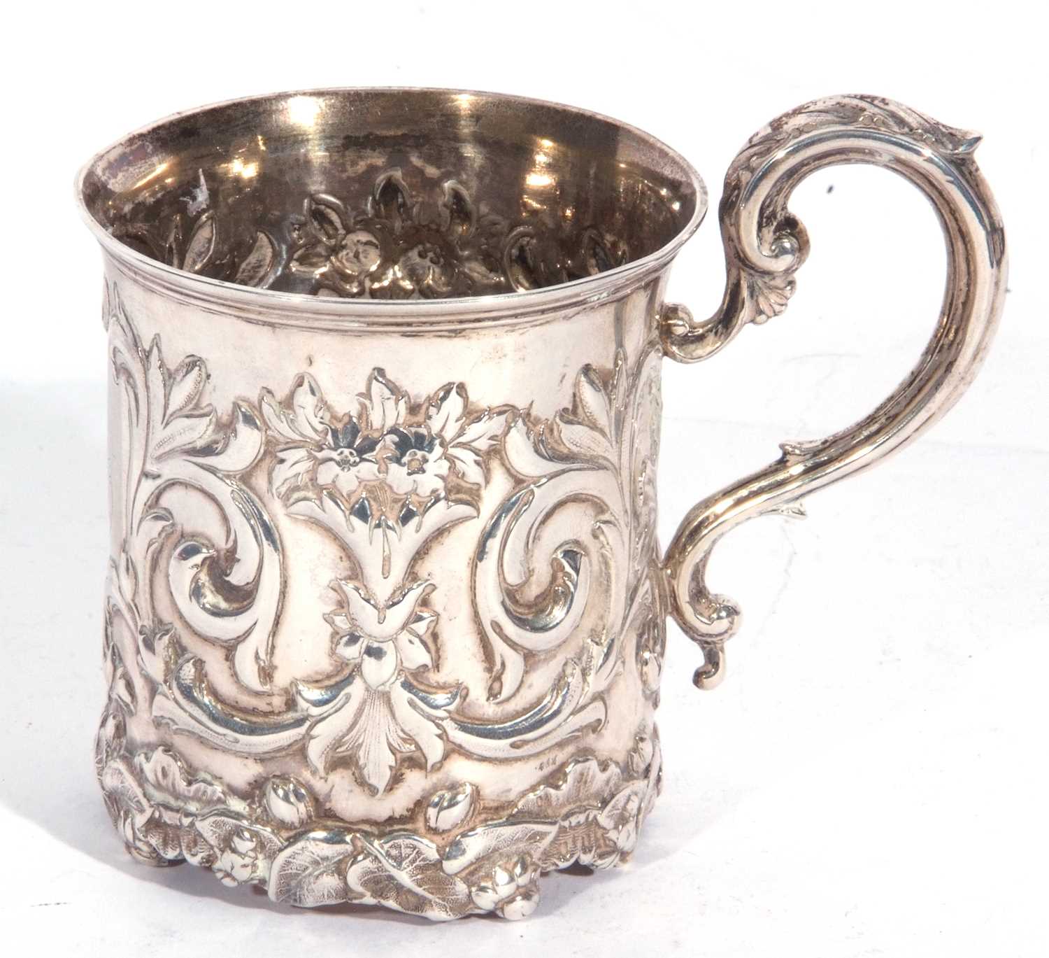 Scottish silver mug of cylindrical form, elaborately embossed with flowers and scrolls around an - Image 4 of 6