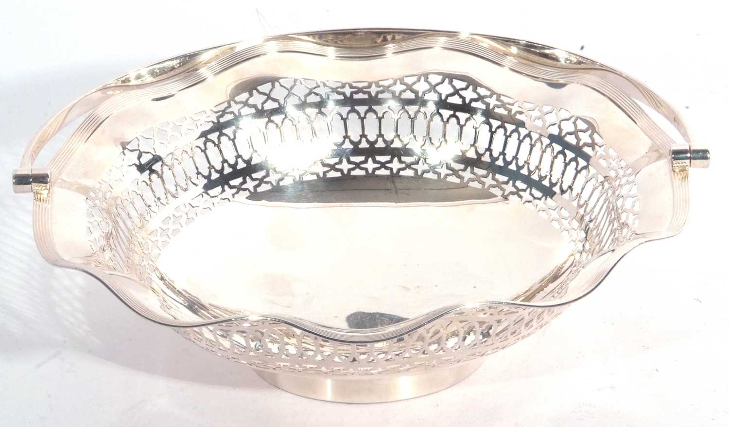 George V silver swing handled dish having a wavy reeded edge, the sides with pierced geometric - Image 3 of 5