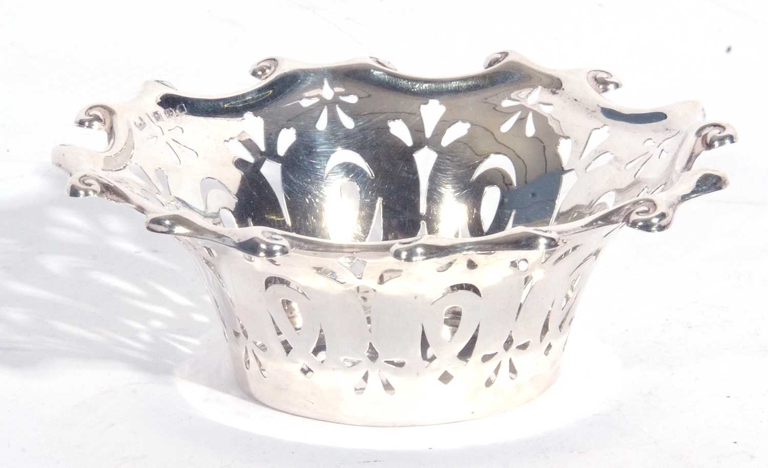 Edward VII silver bon-bon dish of circular form, scroll border with pierced geometric design - Image 3 of 3