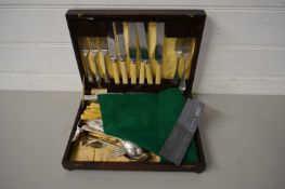 SMALL OAK CANTEEN CONTAINING VARIOUS SILVER PLATED CUTLERY