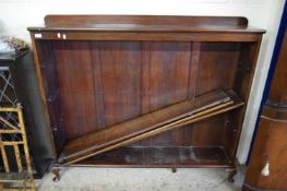 EARLY 20TH CENTURY MAHOGANY OPEN FRONT BOOK CASE ON CABRIOL LEGS