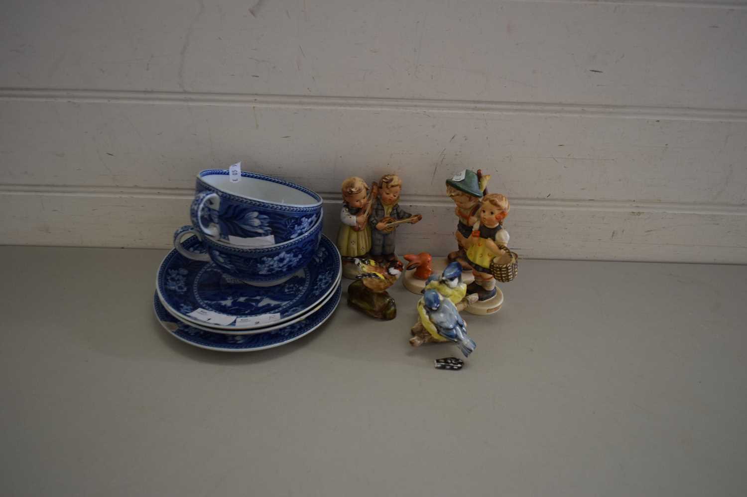 MIXED LOT : THREE GOEBEL FIGURES AND VARIOUS SMALL BIRD MODELS, QUANTITY OF WEDGWOOD FALLOW DEER TEA - Image 2 of 2