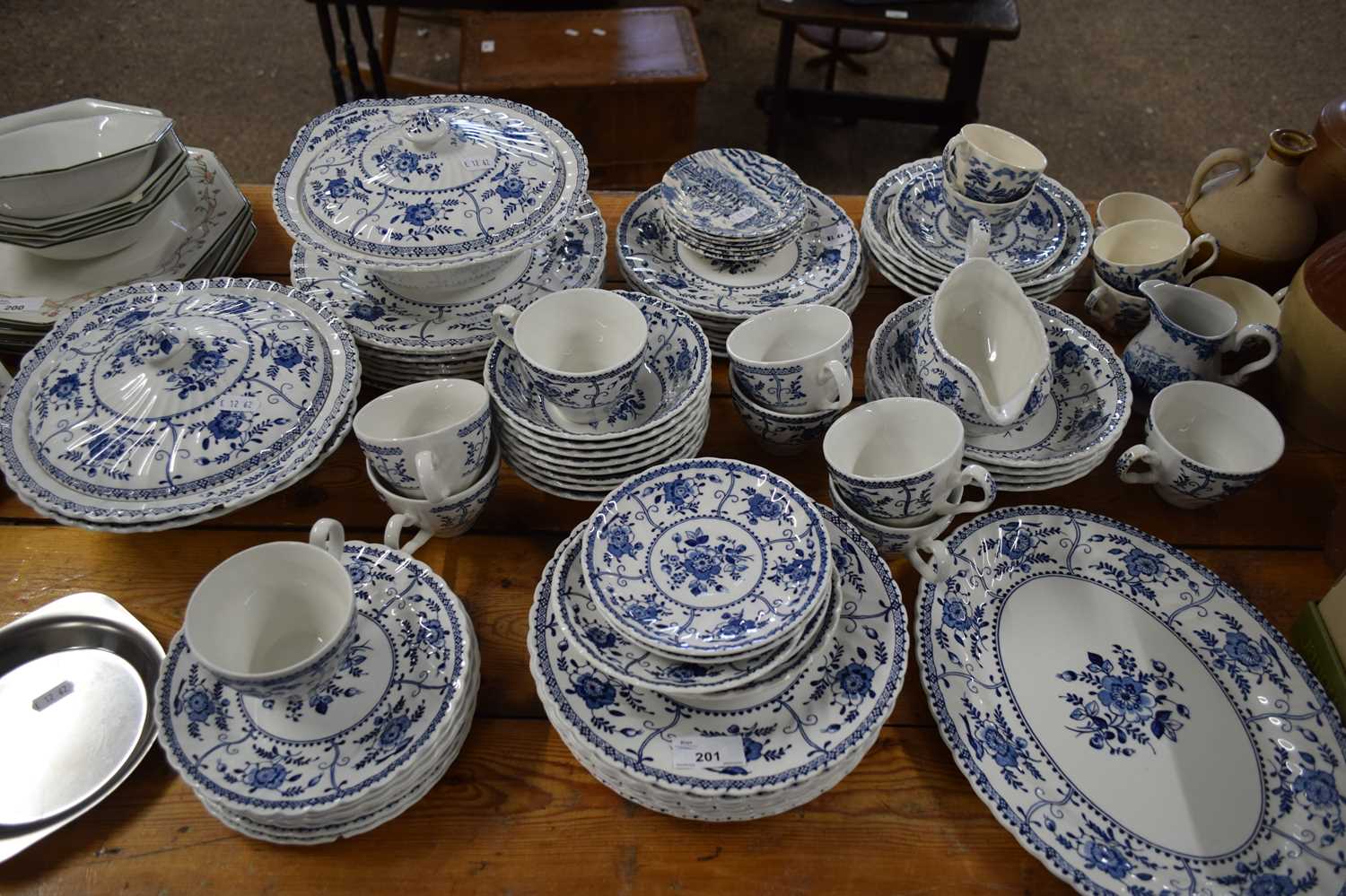 GOOD QUANTITY JOHNSON BROS INDIES PATTERN TABLE WARES