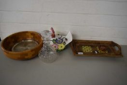 MIXED LOT COMPRISING SERVING TRAY, WOODEN BOWL, CHICKEN FORMED STORAGE JAR AND A GLASS DECANTER (5)