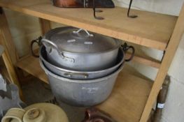 COLLECTION OF ALUMINIUM COOKING POTS