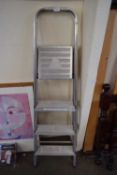 FOLDING ALUMINIUM STEP LADDER