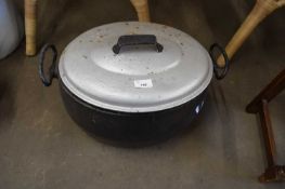 LARGE OVAL IRON COOKING POT
