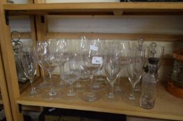 COLLECTION OF VARIOUS MODERN CLEAR DRINKING GLASSES