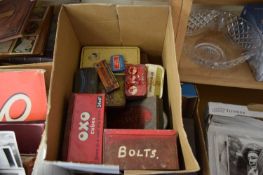 BOX CONTAINING VARIOUS VINTAGE TINS