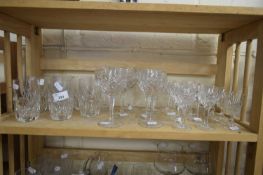 MIXED LOT VARIOUS CLEAR DRINKING GLASSES AND TUMBLERS