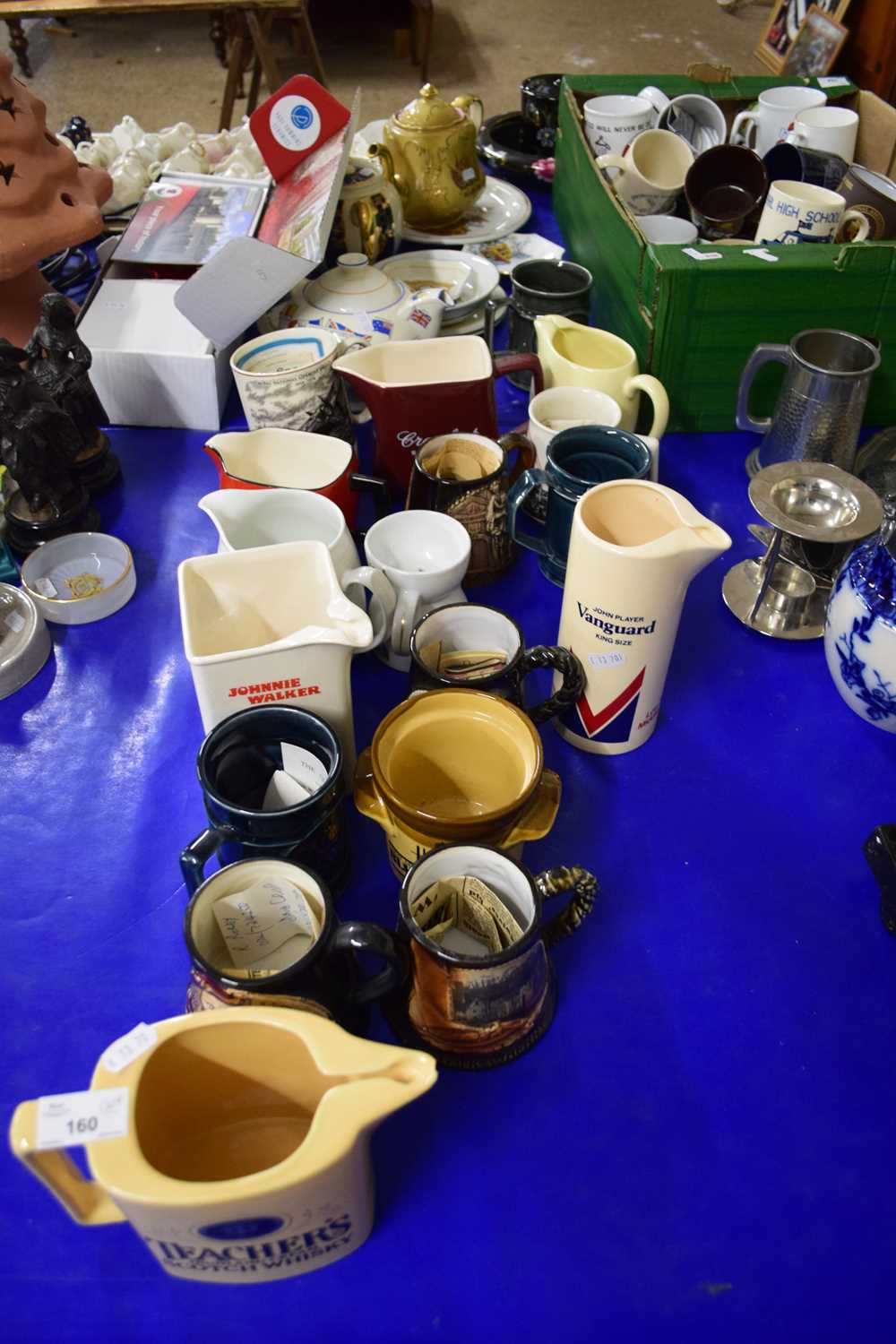 MIXED LOT : VARIOUS PUB JUGS TO INCLUDE HAIG SCOTCH WHISKY, PLUS FURTHER GREAT YARMOUTH POTTERY MUGS