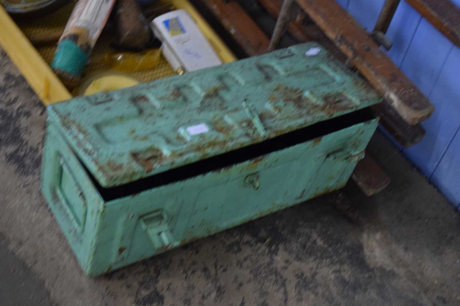 METAL VINTAGE AMMO BOX