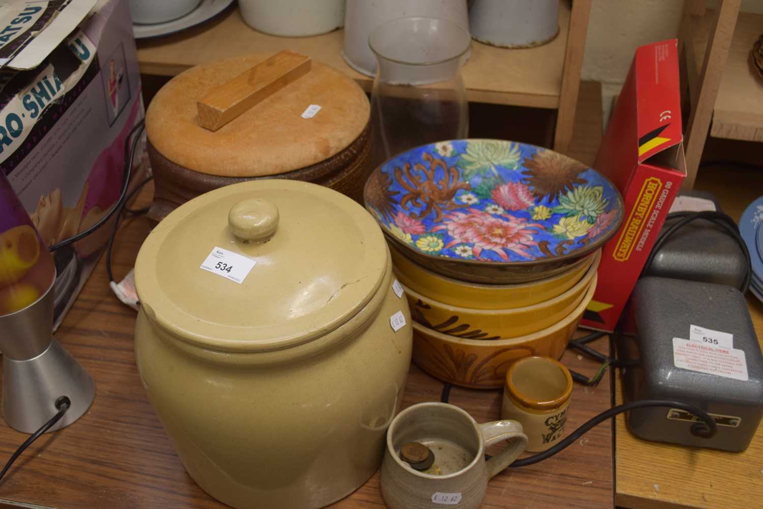 MIXED LOT VARIOUS KITCHEN STORAGE JARS, MODERN ORIENTAL BOWL AND OTHER ITEMS