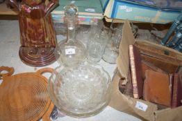 QUANTITY VARIOUS GLASS WARES TO INCLUDE JUGS ETC