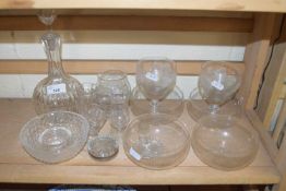 MIXED LOT VARIOUS GLASS WARES, DECANTER, FINGER BOWLS ETC