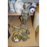 MIXED LOT : BRASS DOOR STOP FORMED AS A MILITARY FIGURE PLUS FURTHER SMALL BRASS WARES (5)