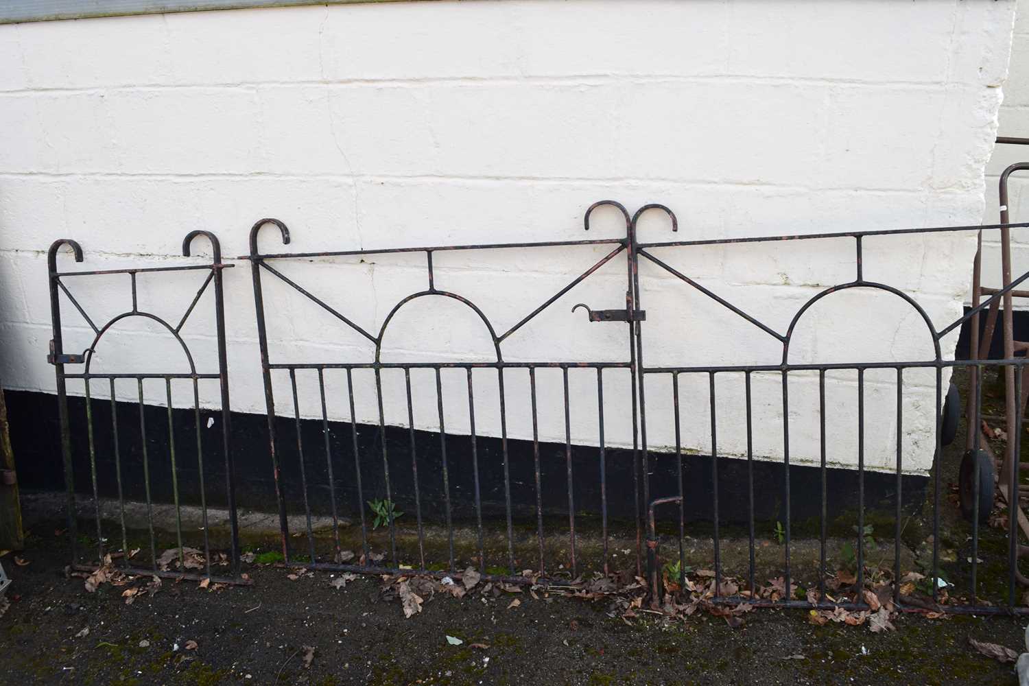 1 Large vintage gate with matching smaller gate H: approx 1m W: approx 275cm (together)