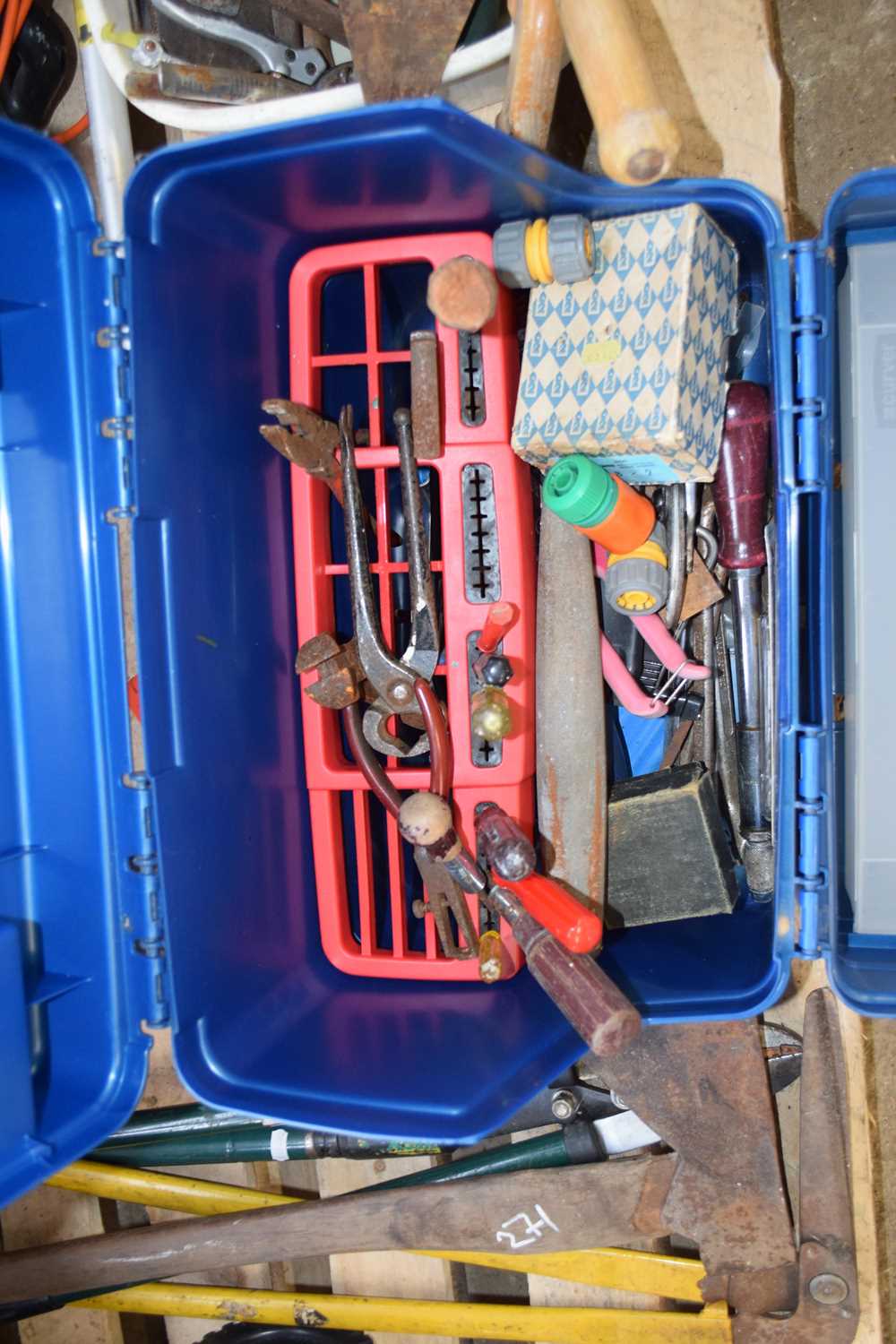 Rubber made tool chest including tools - Image 2 of 2