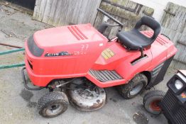 Ride-on lawnmower with grass collecting box and a Honda GCV520 14.0 engine