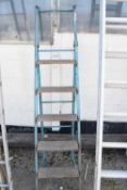 Five rung decorators step ladder