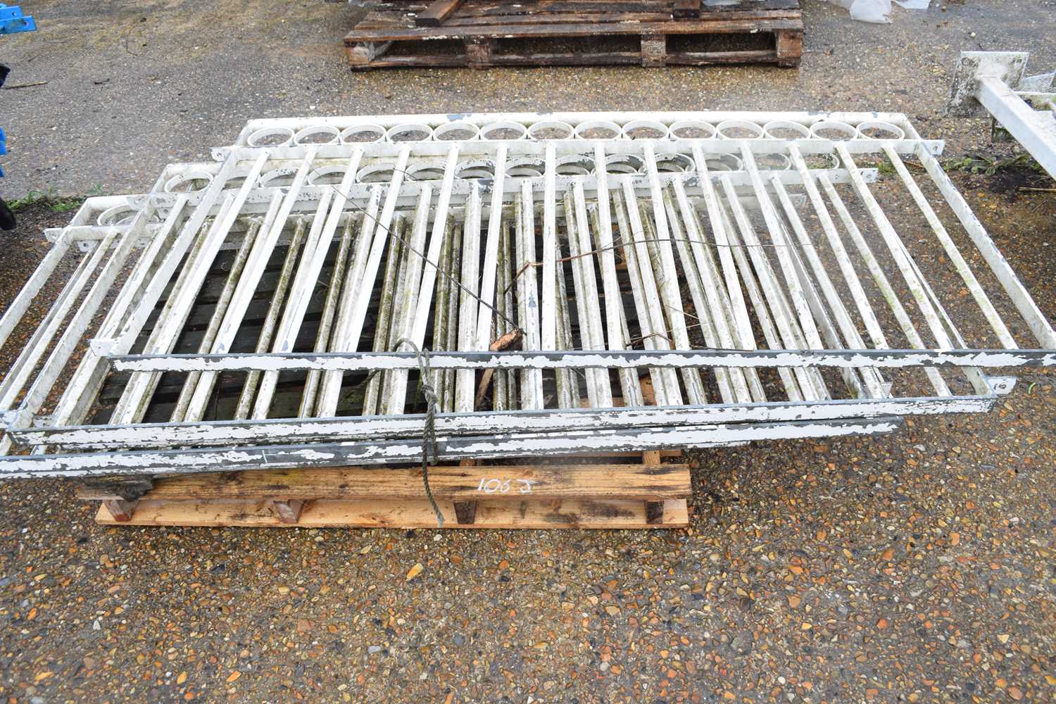 Quantity of metal railings, height approx 100cm
