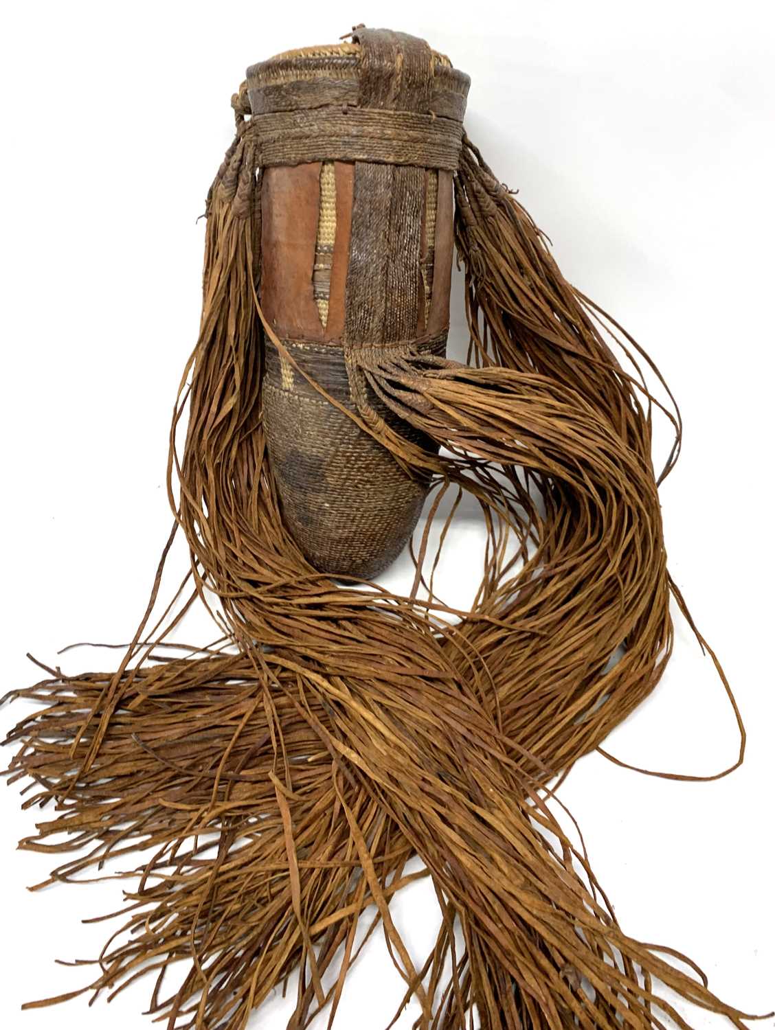 A Sudanese Shilluk jewellery basket - Image 5 of 5