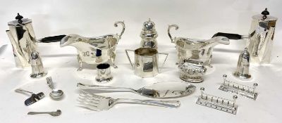 Quantity of silver plated wares, condiments, sauce boats, chocolate pots etc (qty)