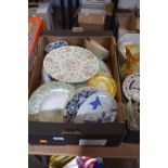 ONE BOX MIXED CERAMICS TO INCLUDE MINTON HADHAM HALL PLATES AND FURTHER TEA WARES IN OTHER PATTERNS