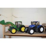 MODEL JOHN DEERE AND NEW HOLLAND TRACTORS (2)