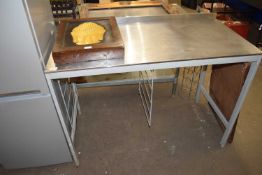 STAINLESS STEEL KITCHEN PREPARATION TABLE