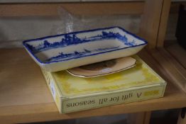 MIXED LOT : ROYAL DOULTON NORFOLK PATTERN PIN DISH, COALPORT CAT PLATE AND A FURTHER ROYAL DOULTON