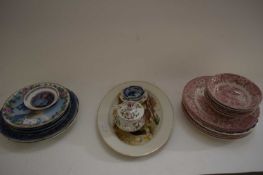 MIXED LOT VARIOUS DECORATED PLATES, TABLE WARES, OVAL MEAT PLATE ETC TO INCLUDE SOME OF ROYAL