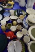 MIXED LOT VARIOUS CERAMICS TO INCLUDE RANGE OF MUGS, DECORATED PLATES ETC