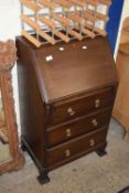 SMALL EARLY 20TH CENTURY OAK THREE DRAWER BUREAU, 59CM WIDE