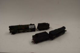 00 GAUGE MODEL RAILWAY, HORNBY DUBLO LOCOMOTIVE 'BARNSTAPLE' WITH RELATED TENDER AND FURTHER