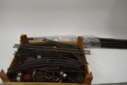 QUANTITY OF 00 GAUGE MODEL RAILWAY TRACK