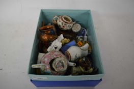 ONE BOX MIXED SMALL CERAMICS AND OTHER ORNAMENTS