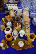 MIXED LOT : VARIOUS CERAMICS TO INCLUDE STAFFORDSHIRE STYLE FIGURES, VARIOUS VASES, JARS, MODEL DOGS