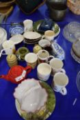 MIXED LOT VARIOUS CERAMICS TO INCLUDE RANGE OF MUGS, DECORATED PLATES ETC