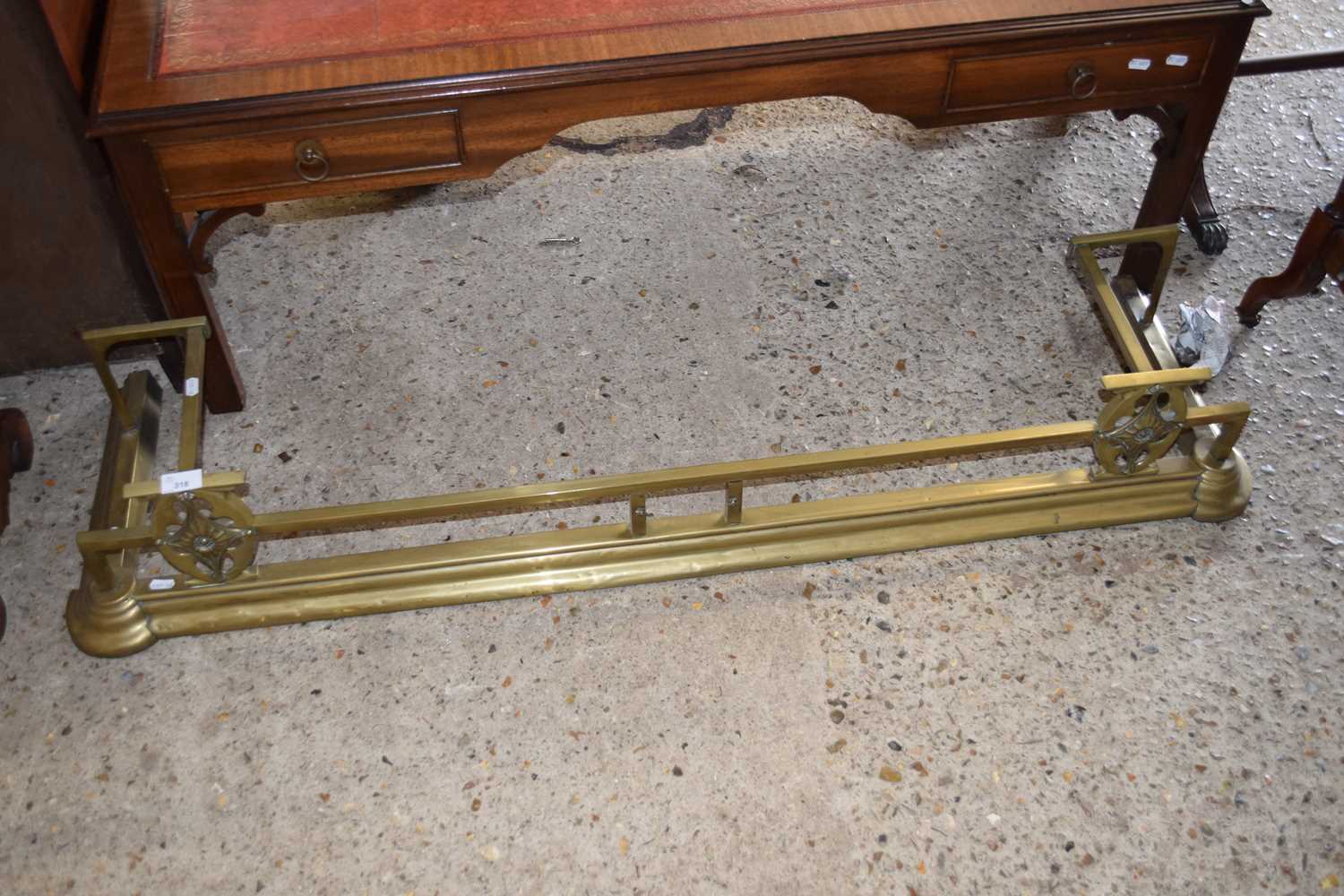 LATE VICTORIAN BRASS FIRE KERB, 130CM WIDE