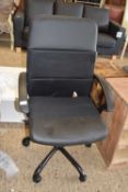 BLACK OFFICE CHAIR