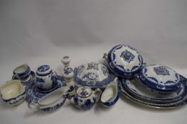 QUANTITY OF VARIOUS BLUE AND WHITE DINNER WARES