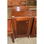 LATE 19TH/EARLY 20TH CENTURY SINGLE DOOR BEDSIDE CABINET, 46CM WIDE