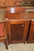 LATE 19TH/EARLY 20TH CENTURY SINGLE DOOR BEDSIDE CABINET, 46CM WIDE