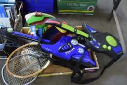 BOX OF MIXED ITEMS TO INCLUDE CHILD'S TOY GUITARS, VARIOUS RACKETS ETC