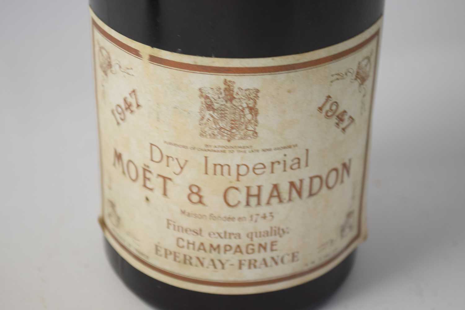 Bottle of Champagne Moet & Chandon 1947 75cl - Image 2 of 3