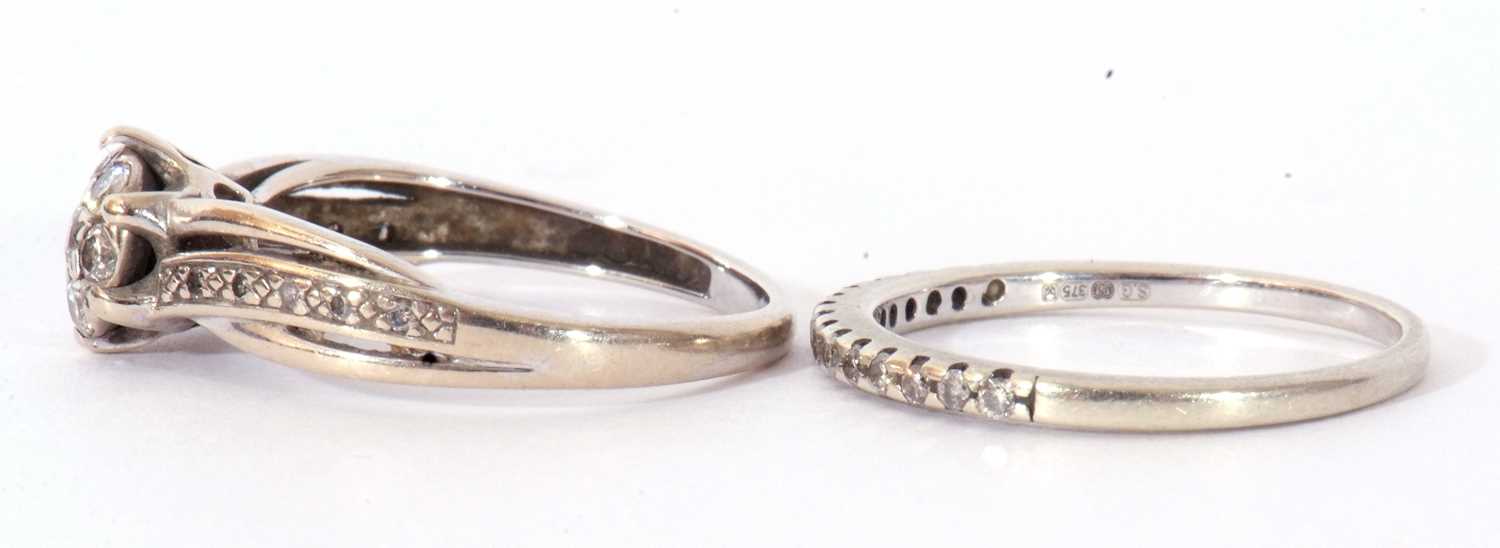Mixed Lot: modern 9ct gold and small diamond half eternity ring, 0.15ct total wt, size J/K, together - Image 6 of 10