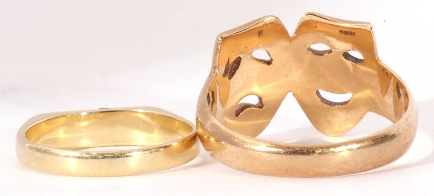 Mixed Lot: 9ct gold 'Comedy & Tragedy' mask ring, together with a 585 stamped designer ring set with - Image 7 of 12